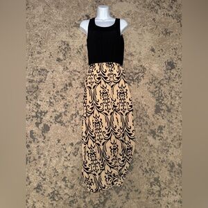 Chic Black and Cream Maxi Dress